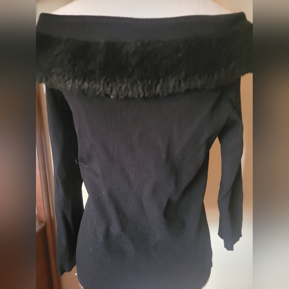 Sweater - Picture 4 of 4